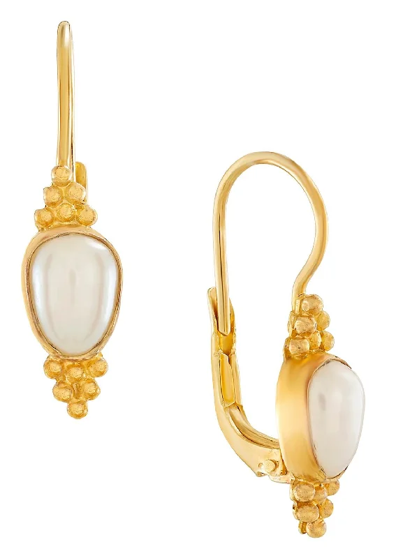 Artemis Pearl Earrings