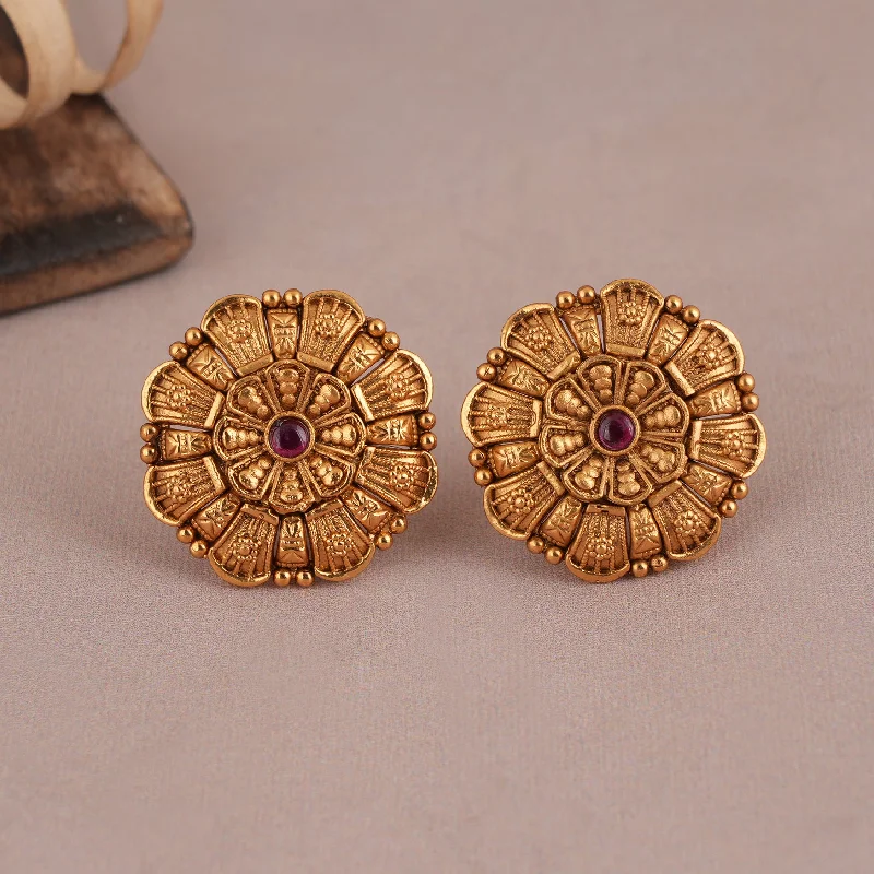 Beautiful antique gold plated stone stud