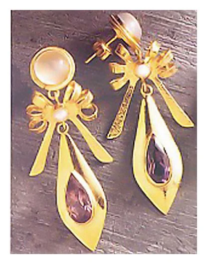 Moonstone Box Graceful Earrings