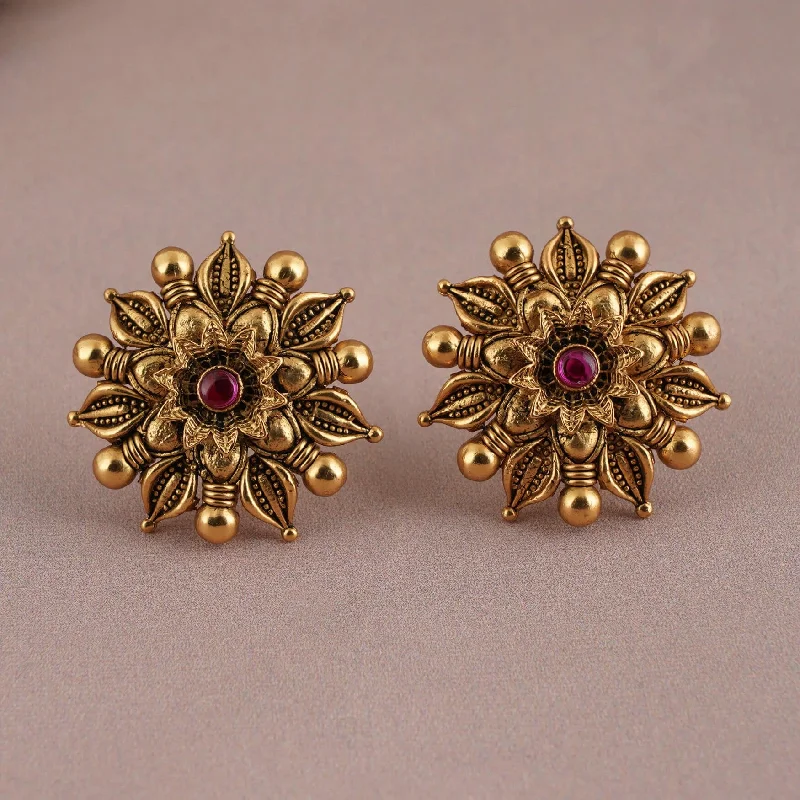 Stunning Antique gold floral ruby stone  stud