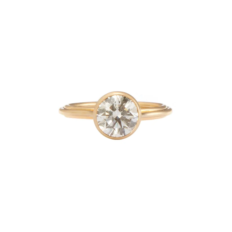 Round Cut Iris II Ring