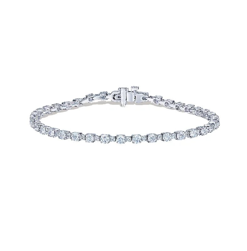 Sabel Collection White Gold Alternating Large and Small Diamond Bracelet